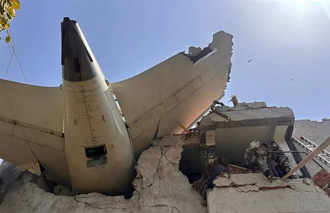 الناجي الفريد من حادثة الطائرة الهندية: سمعنا صوتاً قوياً بعد 30 ثانية من مغادرتنا الأرض. الناجي الفريد من حادثة الطائرة الهندية: سمعنا صوتاً قوياً بعد 30 ثانية من مغادرتنا الأرض.