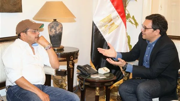 بالصور.. وزير الثقافة يجتمع بمحمد هنيدي لمناقشة تقديم عروض مسرحية في المحافظات بالصور.. وزير الثقافة يجتمع بمحمد هنيدي لمناقشة تقديم عروض مسرحية في المحافظات