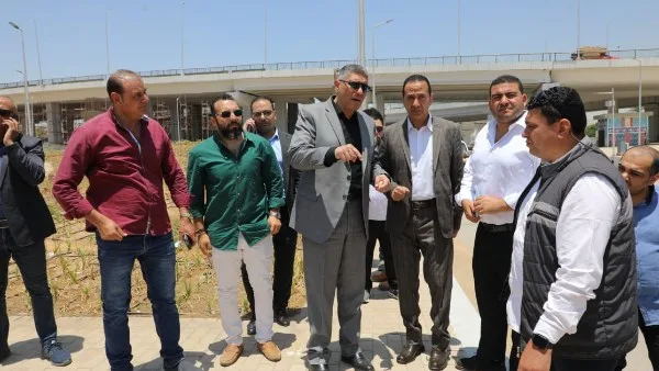 محافظ الجيزة يراقب التحضيرات في مناطق مطار سفنكس والطرق المؤدية إلى المتحف المصري الكبير. محافظ الجيزة يراقب التحضيرات في مناطق مطار سفنكس والطرق المؤدية إلى المتحف المصري الكبير.