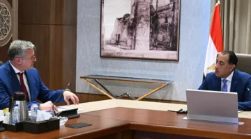 رئيس الوزراء يجتمع بوزير البترول والثروة المعدنية لمناقشة مجموعة من القضايا العملية