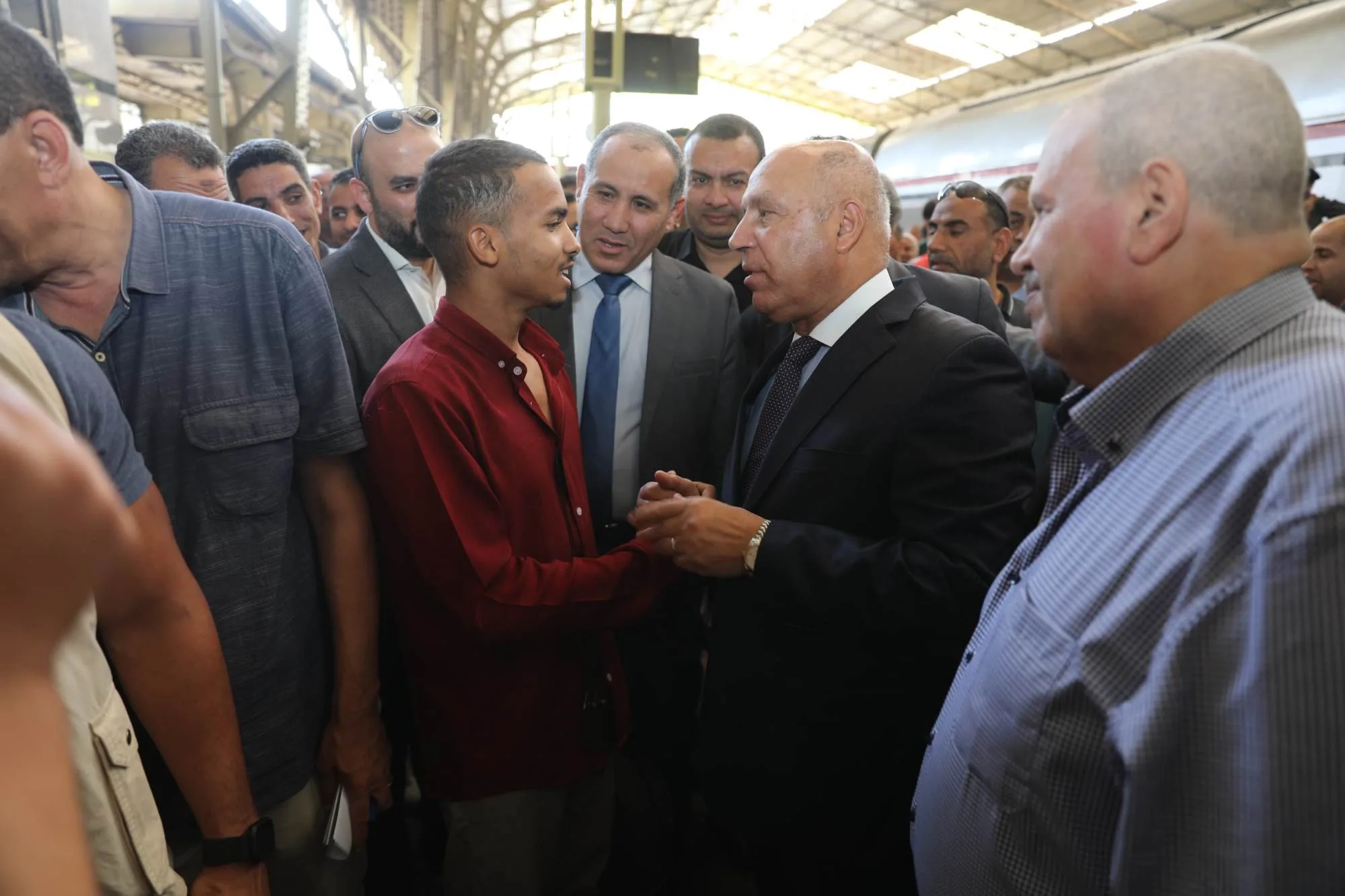 كامل الوزير يزور محطة المصرية للسكك الحديدية في رمسيس ويعقد اجتماعاً مع رئيس الهيئة وأعضاء البرلمان كامل الوزير يزور محطة المصرية للسكك الحديدية في رمسيس ويعقد اجتماعاً مع رئيس الهيئة وأعضاء البرلمان