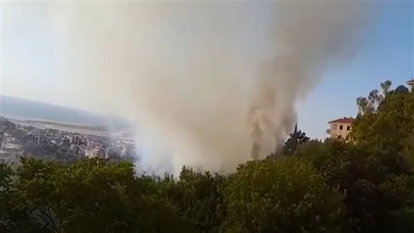 نشوب حريق بالقرب من المنازل… والدفاع المدني يسعى لإخماده! نشوب حريق بالقرب من المنازل… والدفاع المدني يسعى لإخماده!