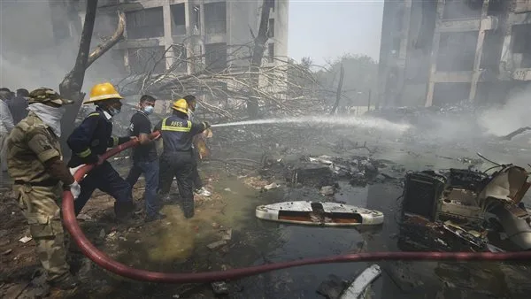 الشرطة الهندية: زيادة عدد ضحايا حادث تحطم الطائرة إلى أكثر من 290 شخصًا الشرطة الهندية: زيادة عدد ضحايا حادث تحطم الطائرة إلى أكثر من 290 شخصًا