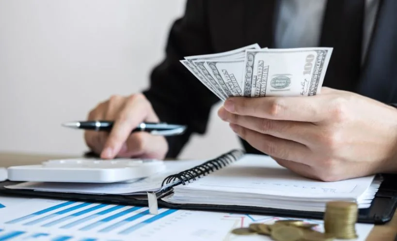 بعد تهديدات ترامب.. الدولار يسجل أدنى مستوى له في ثلاثة أعوام بعد تهديدات ترامب.. الدولار يسجل أدنى مستوى له في ثلاثة أعوام