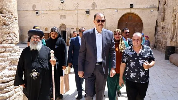 في إطار جولاته التفقدية للمواقع الأثرية، محافظ سوهاج يقوم بزيارة “الديرين الأبيض والأحمر” في إطار جولاته التفقدية للمواقع الأثرية، محافظ سوهاج يقوم بزيارة “الديرين الأبيض والأحمر”