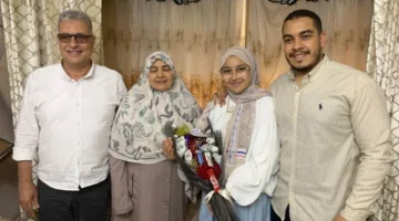 أسرة الطالبة “آمنة” الأولى في الإعدادية الأزهرية ببورسعيد تحتفل بنجاحها: “تميزت بالصلاة والقرآن وطموحي في الطب والإذاعة”