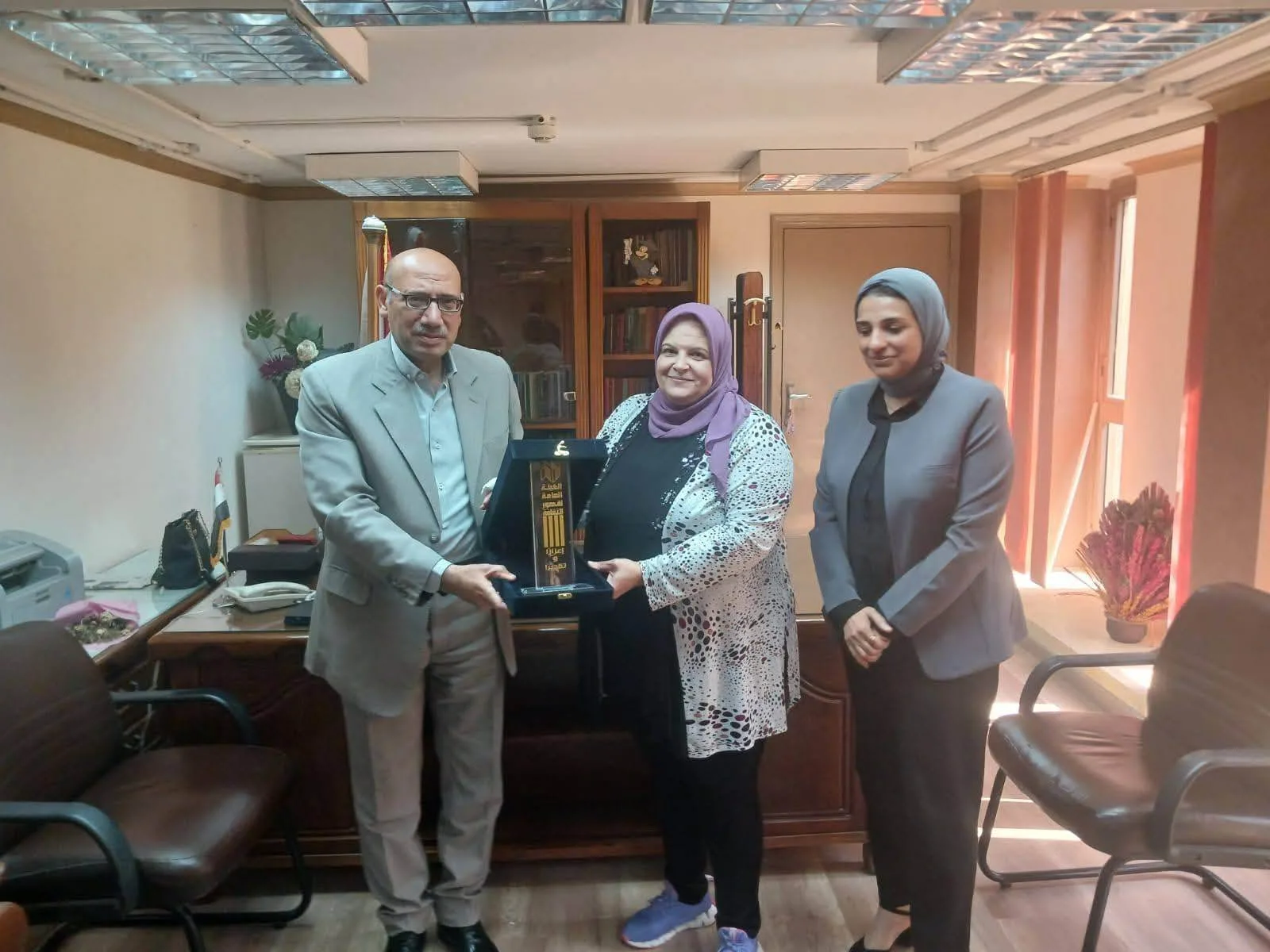 «قصور الثقافة» ت honoring Lamise El-Sharnoubi, Head of the Cairo Region, in recognition of her contributions «قصور الثقافة» ت honoring Lamise El-Sharnoubi, Head of the Cairo Region, in recognition of her contributions