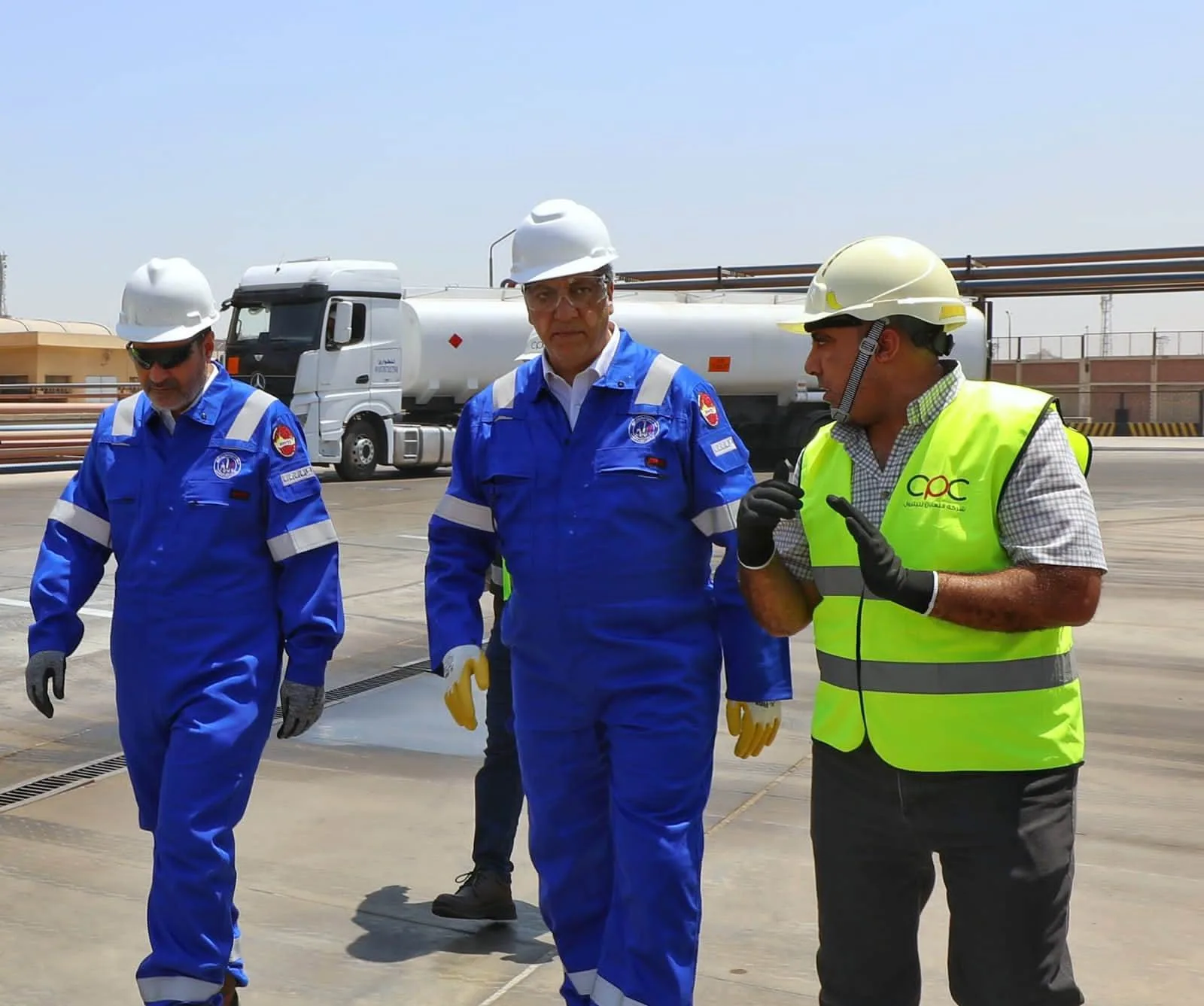 البطل: يتطلب نظام شحن وتداول المنتجات البترولية الانتباه الكامل وتنفيذ تدابير السلامة والصحة المهنية البطل: يتطلب نظام شحن وتداول المنتجات البترولية الانتباه الكامل وتنفيذ تدابير السلامة والصحة المهنية