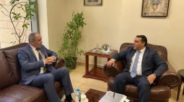 مصر وبيلاروسيا تتناولان سبل تعزيز التعاون في مجالات التجارة والصناعة المشتركة