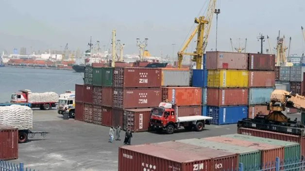 الجمارك تحقق 14.06 مليون جنيه من بيع سلع متنوعة في مزاد علني عبر 4 نقاط جمركية الجمارك تحقق 14.06 مليون جنيه من بيع سلع متنوعة في مزاد علني عبر 4 نقاط جمركية