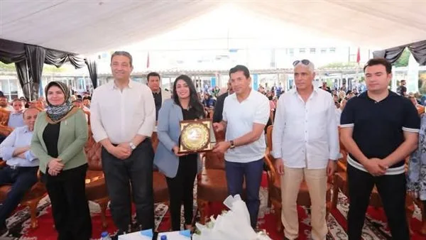 محافظ دمياط ووزير الشباب والرياضة يحضران جلسة برلمانية في نادي المستقبل محافظ دمياط ووزير الشباب والرياضة يحضران جلسة برلمانية في نادي المستقبل