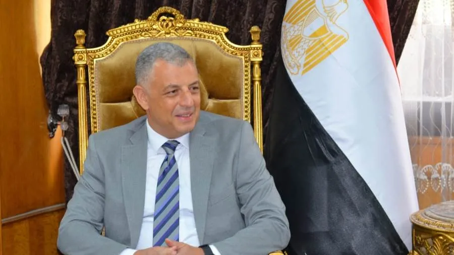 محافظ الإسماعيلية يبارك المتفوقين في الشهادة الإعدادية الأزهرية بالإسماعيلية محافظ الإسماعيلية يبارك المتفوقين في الشهادة الإعدادية الأزهرية بالإسماعيلية