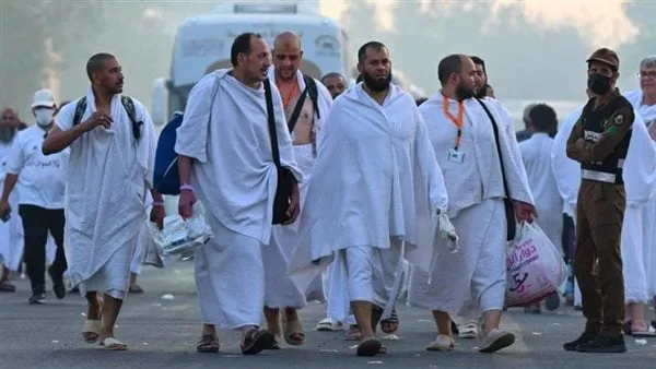 2200 معتمر يعودون إلى الوطن، و33 ألفًا في طريقهم لاحقًا 2200 معتمر يعودون إلى الوطن، و33 ألفًا في طريقهم لاحقًا