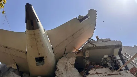 260 ضحية على الأقل وناجي وحيد بين ركاب الطائرة التي تحطمت في الهند 260 ضحية على الأقل وناجي وحيد بين ركاب الطائرة التي تحطمت في الهند