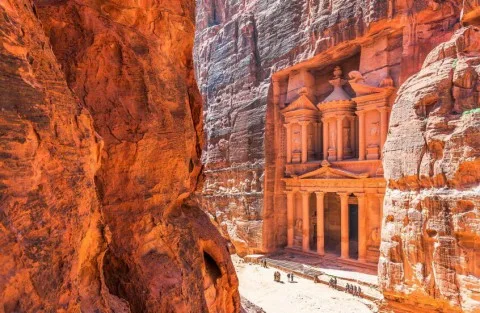 زيادة العائدات السياحية في الأردن لتصل إلى 3.1 مليار دولار زيادة العائدات السياحية في الأردن لتصل إلى 3.1 مليار دولار