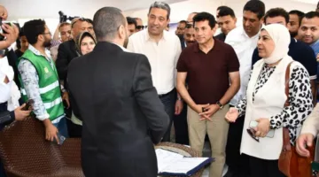 وزير الرياضة والشباب ومحافظ دمياط يزوران ملتقى التوظيف وورش العمل لمشروعي “مشواري” و”علّمني حرفة”