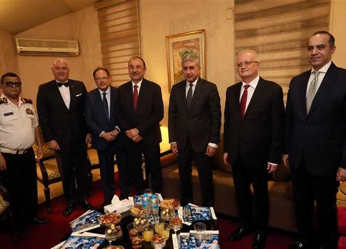 نيابة عن رئيس الحكومة، وزير السياحة والآثار يشارك في احتفالات العيد الوطني الروسي. نيابة عن رئيس الحكومة، وزير السياحة والآثار يشارك في احتفالات العيد الوطني الروسي.