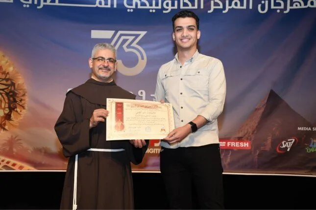 «السينما الكاثوليكية» تكرم الزميل تامر اللقاني، المصور الصحفي في «الأسبوع» «السينما الكاثوليكية» تكرم الزميل تامر اللقاني، المصور الصحفي في «الأسبوع»