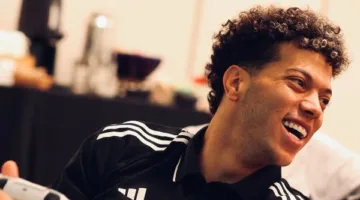 ذا أثلتيك يبرز إمام عاشور: من لاعب متجاهل إلى نجم ساطع في سماء مونديال الأندية