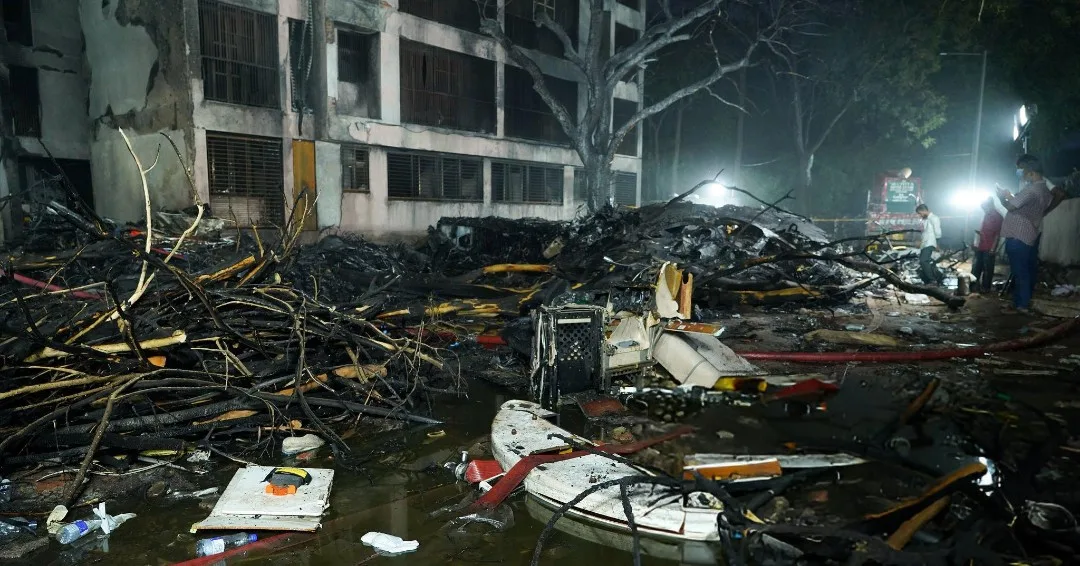 مصر: وفاة 241 شخصًا في حادث تحطم الطائرة والعثور على ناجٍ واحد مصر: وفاة 241 شخصًا في حادث تحطم الطائرة والعثور على ناجٍ واحد