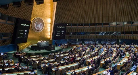 الجمعية العامة للأمم المتحدة تطالب باتخاذ “جميع الإجراءات” للضغط على إسرائيل بشأن قضايا غزة الجمعية العامة للأمم المتحدة تطالب باتخاذ “جميع الإجراءات” للضغط على إسرائيل بشأن قضايا غزة