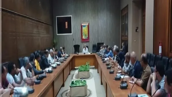 لتحديد مواقع خط السكك الحديدية الجديد.. اجتماع تنسيقي بين هيئة السكة الحديد والجهات الخدمية في سيناء لتحديد مواقع خط السكك الحديدية الجديد.. اجتماع تنسيقي بين هيئة السكة الحديد والجهات الخدمية في سيناء