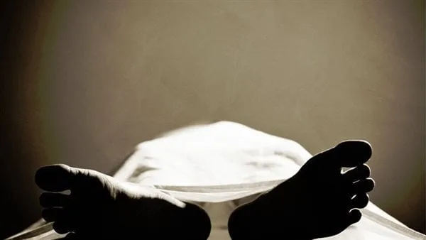 اكتشاف جثة رجل في الخمسينيات من عمره في حالة تفسخ داخل منزله بالمنوفية. اكتشاف جثة رجل في الخمسينيات من عمره في حالة تفسخ داخل منزله بالمنوفية.