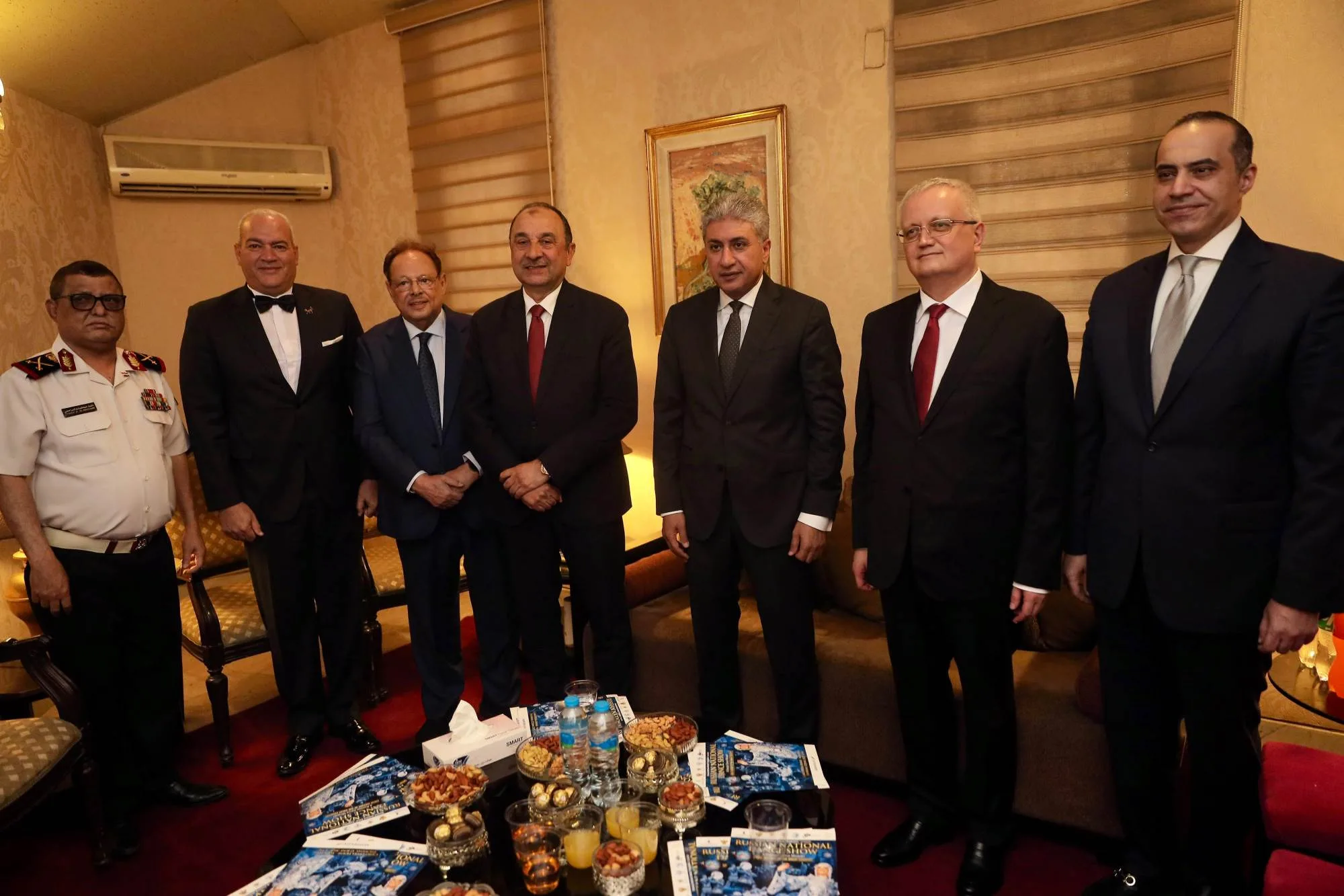 وزير السياحة والآثار يشارك في مراسم الاحتفال بالعيد الوطني الروسي وزير السياحة والآثار يشارك في مراسم الاحتفال بالعيد الوطني الروسي