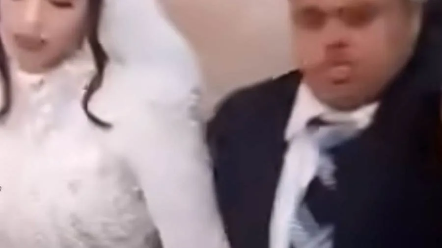 محامي عروس الشرقية يعلن عن مفاجأة جديدة محامي عروس الشرقية يعلن عن مفاجأة جديدة