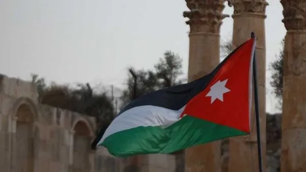 الحكومة الأردنية بعد استهداف إيران: ننبه من نتائج التصعيد في المنطقة الحكومة الأردنية بعد استهداف إيران: ننبه من نتائج التصعيد في المنطقة