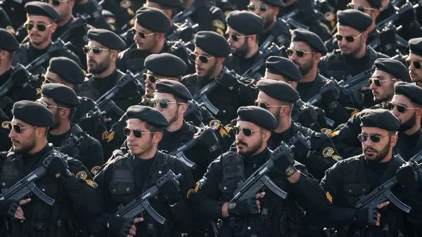 رويترز: الجيش الإيراني فقد قيادته بعد الضربة الإسرائيلية رويترز: الجيش الإيراني فقد قيادته بعد الضربة الإسرائيلية