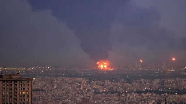 إيران تعلن عن مقتل عالمين في مجال النووي نتيجة الهجوم الإسرائيلي إيران تعلن عن مقتل عالمين في مجال النووي نتيجة الهجوم الإسرائيلي