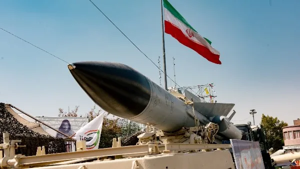 إسرائيل: إيران تمتلك كميات من اليورانيوم تكفي لصنع 15 رأسًا نوويًا في غضون أيام۔ إسرائيل: إيران تمتلك كميات من اليورانيوم تكفي لصنع 15 رأسًا نوويًا في غضون أيام۔
