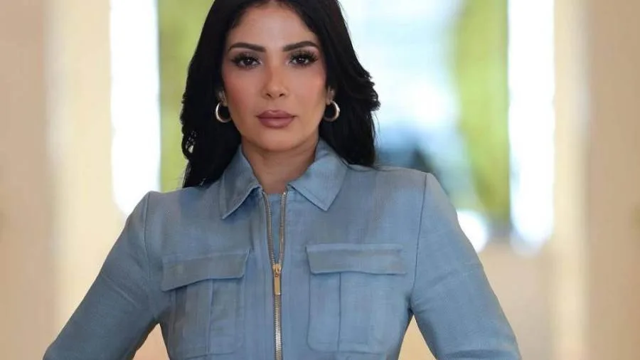 منى زكي تتألق في عودتها البارزة إلى عالم السينما من خلال فيلم “رزق الهبل” منى زكي تتألق في عودتها البارزة إلى عالم السينما من خلال فيلم “رزق الهبل”