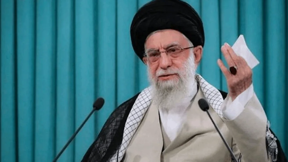 هجوم مفاجئ من إسرائيل على إيران.. وخامنئي يحذر من retaliate قاسي! هجوم مفاجئ من إسرائيل على إيران.. وخامنئي يحذر من retaliate قاسي!