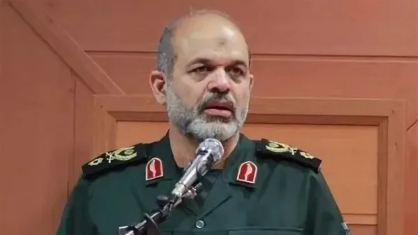 أحمد وحيدي يتولى قيادة الحرس الثوري الإيراني بدلاً من حسين سلامي أحمد وحيدي يتولى قيادة الحرس الثوري الإيراني بدلاً من حسين سلامي