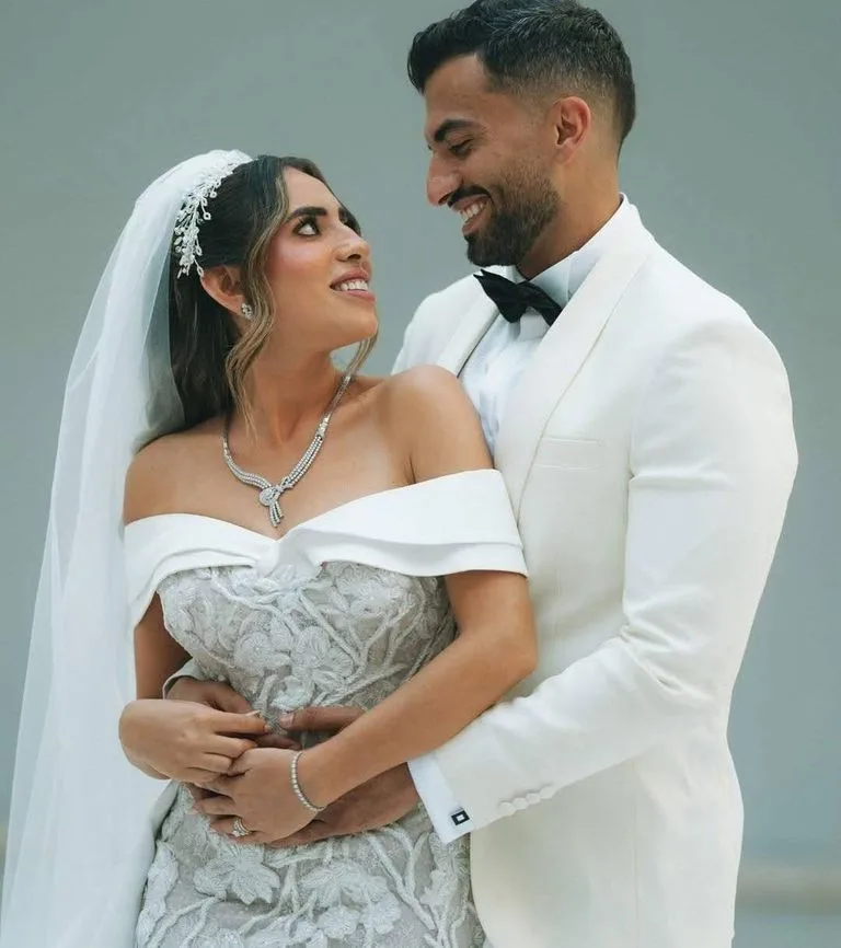 ياسمين عبدالعزيز ومنة شلبي يضيئان حفل زفاف منة القيعي برقصة مميزة ياسمين عبدالعزيز ومنة شلبي يضيئان حفل زفاف منة القيعي برقصة مميزة