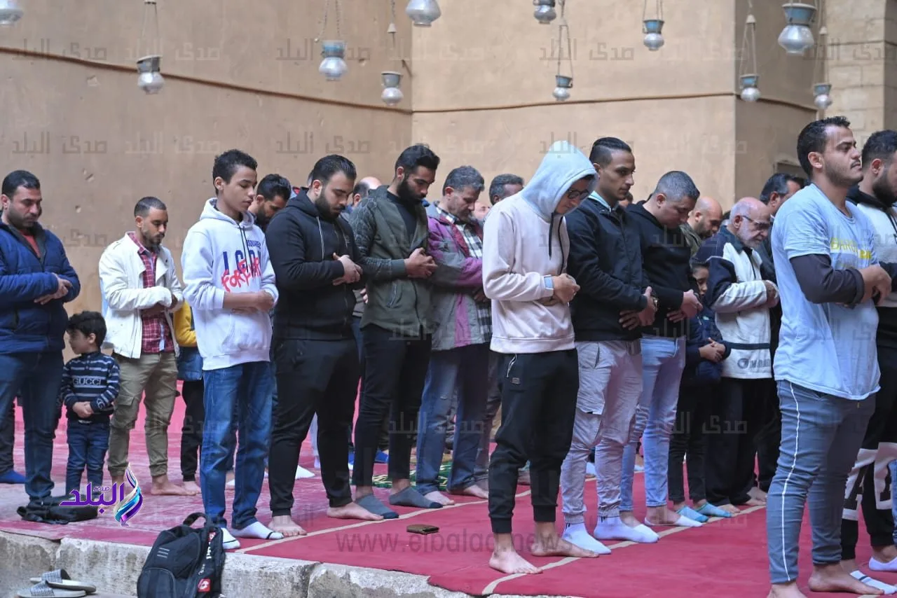 زيادة عدد صلوات الجمعة في نفس المدينة.. محاميان يطلبان من الأزهر ووزارة الأوقاف اتخاذ الإجراءات اللازمة زيادة عدد صلوات الجمعة في نفس المدينة.. محاميان يطلبان من الأزهر ووزارة الأوقاف اتخاذ الإجراءات اللازمة