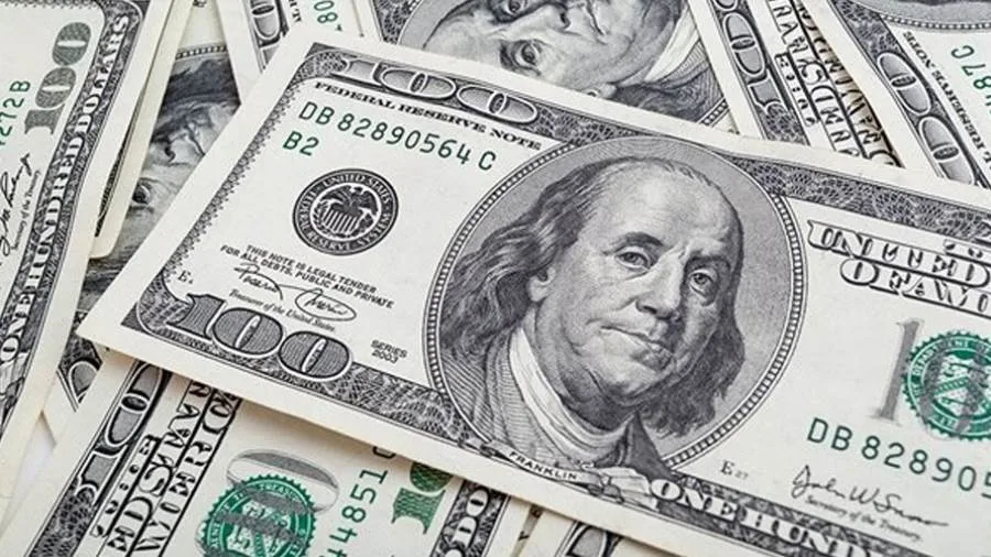عاجل: زيادة في سعر الدولار الأمريكي بعد الهجوم الإسرائيلي على إيران عاجل: زيادة في سعر الدولار الأمريكي بعد الهجوم الإسرائيلي على إيران