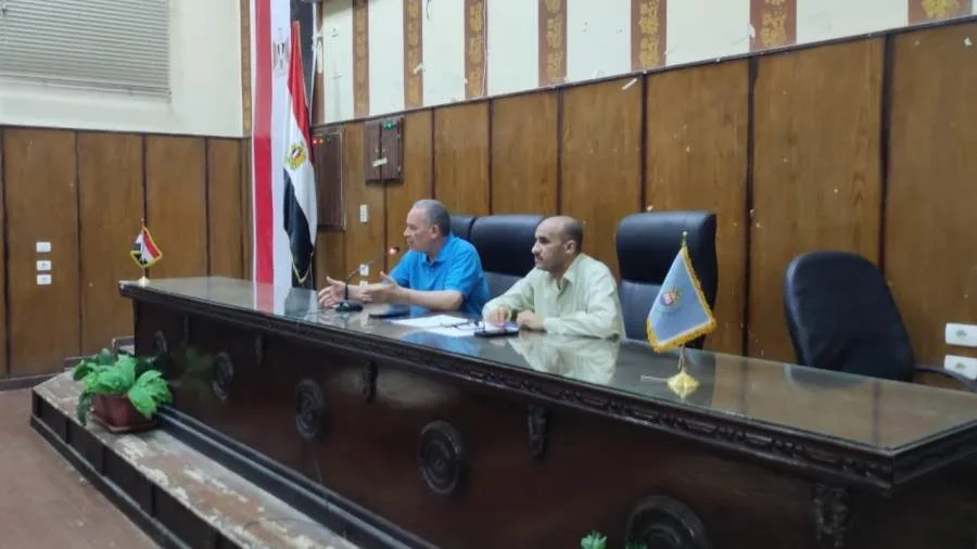 محافظ أسيوط: نحن مستعدون لامتحانات الثانوية العامة ونتعاون بشكل كامل لضمان سير العملية الامتحانية بأمان محافظ أسيوط: نحن مستعدون لامتحانات الثانوية العامة ونتعاون بشكل كامل لضمان سير العملية الامتحانية بأمان