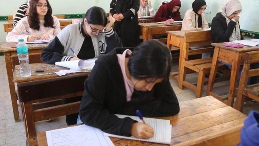 تحضيرات مكثفة لاستقبال امتحانات الثانوية العامة بعد يومين تحضيرات مكثفة لاستقبال امتحانات الثانوية العامة بعد يومين