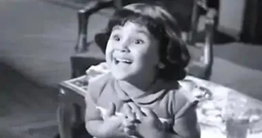 إحياء ذكرى وفاة إكرام عزو.. الطفلة “اللمضة” المحبوبة التي تركت أثرًا رغم قلة أعمالها الفنية إحياء ذكرى وفاة إكرام عزو.. الطفلة “اللمضة” المحبوبة التي تركت أثرًا رغم قلة أعمالها الفنية