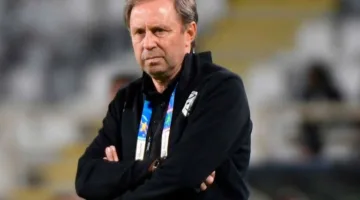 «أصبحنا كالمجنون».. لاعب جزائري يشارك قصة عجيبة عن مدربه السابق