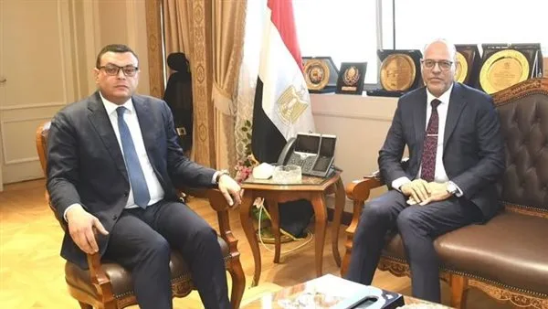 وزيرا الإسكان والعمل يناقشان تدريب القوى العاملة في مجالات البناء والتشييد وزيرا الإسكان والعمل يناقشان تدريب القوى العاملة في مجالات البناء والتشييد