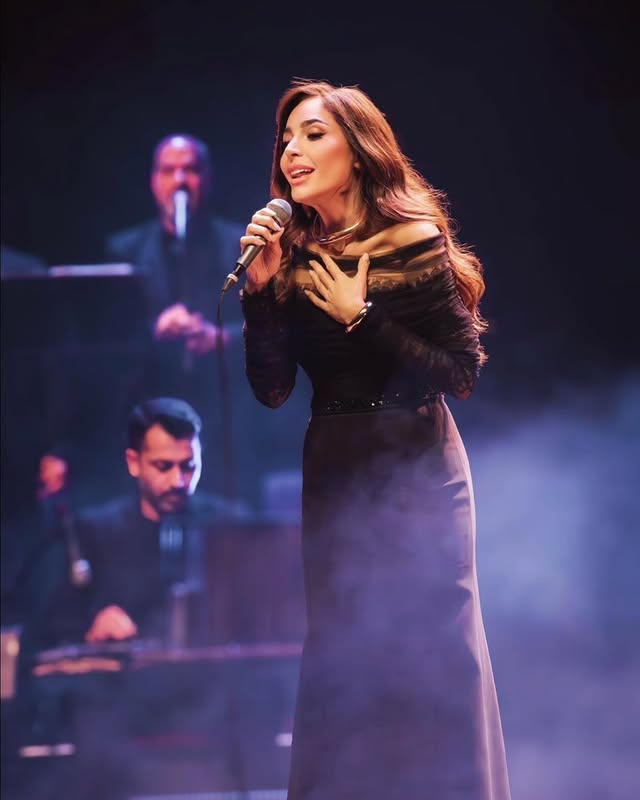عبير على المسرح أمام الجمهور الهولندي