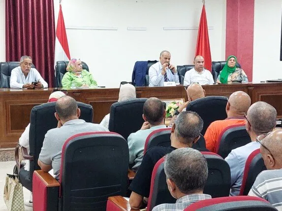 مدير تعليم بورسعيد يلتقي برؤساء لجان الثانوية العامة قبل بدء امتحانات الماراثون. مدير تعليم بورسعيد يلتقي برؤساء لجان الثانوية العامة قبل بدء امتحانات الماراثون.