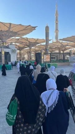 بعثة حج الجمعيات الأهلية تنظم جولات إلى الروضة الشريفة (صور) بعثة حج الجمعيات الأهلية تنظم جولات إلى الروضة الشريفة (صور)