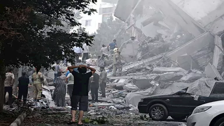 ما الذي يجري في إيران بعد 12 ساعة من الهجوم الإسرائيلي؟ (صور) ما الذي يجري في إيران بعد 12 ساعة من الهجوم الإسرائيلي؟ (صور)