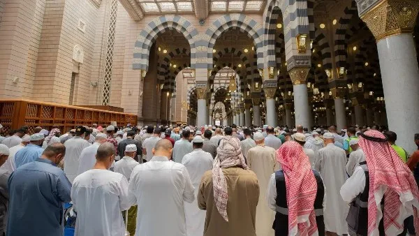 إمام المسجد النبوي ينصح المسلمين بالاستمرارية في الأعمال الصالحة والابتعاد عن المعاصي إمام المسجد النبوي ينصح المسلمين بالاستمرارية في الأعمال الصالحة والابتعاد عن المعاصي