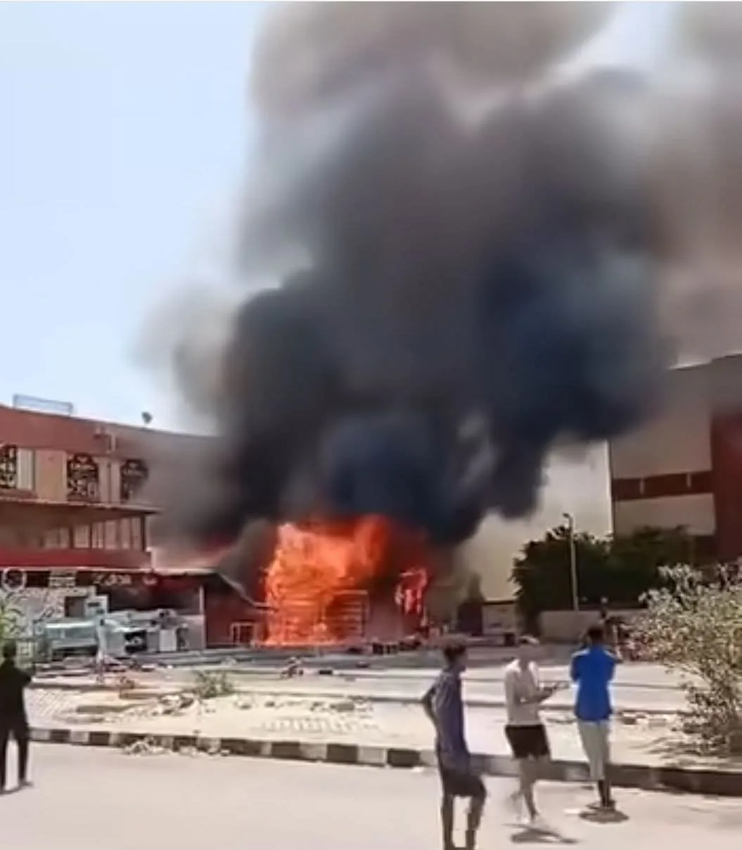 تحقيقات النيابة والشهادات العينية بشأن حريق مول البنفسج في حدائق أكتوبر | صور تحقيقات النيابة والشهادات العينية بشأن حريق مول البنفسج في حدائق أكتوبر | صور